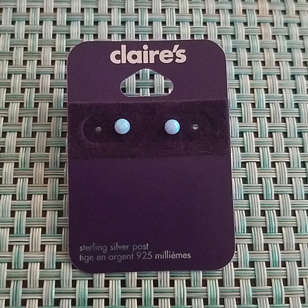 3/$10 NWT Blue Irredesent Sterling Post Earrings